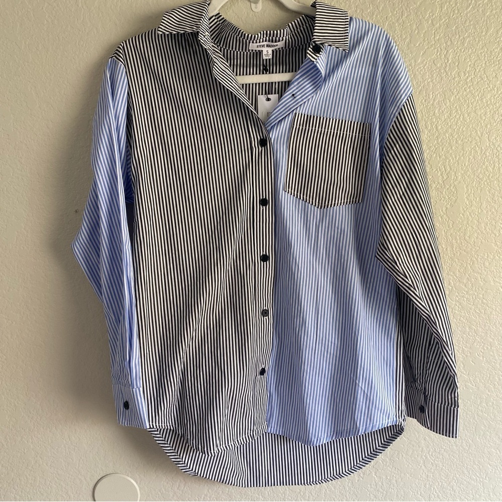 Steve Madden color block Long Sleeve Button Down Top
